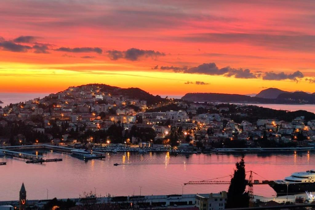 Walking Distance Old Town 120M2,Garden,View,Garage Appartement Dubrovnik Buitenkant foto